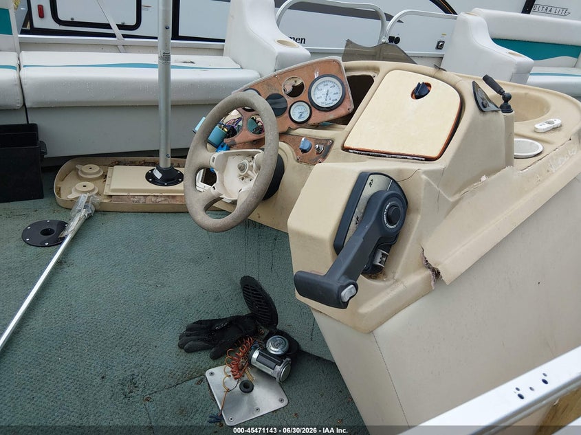 1999 FISHER PONTOON auction photo 6