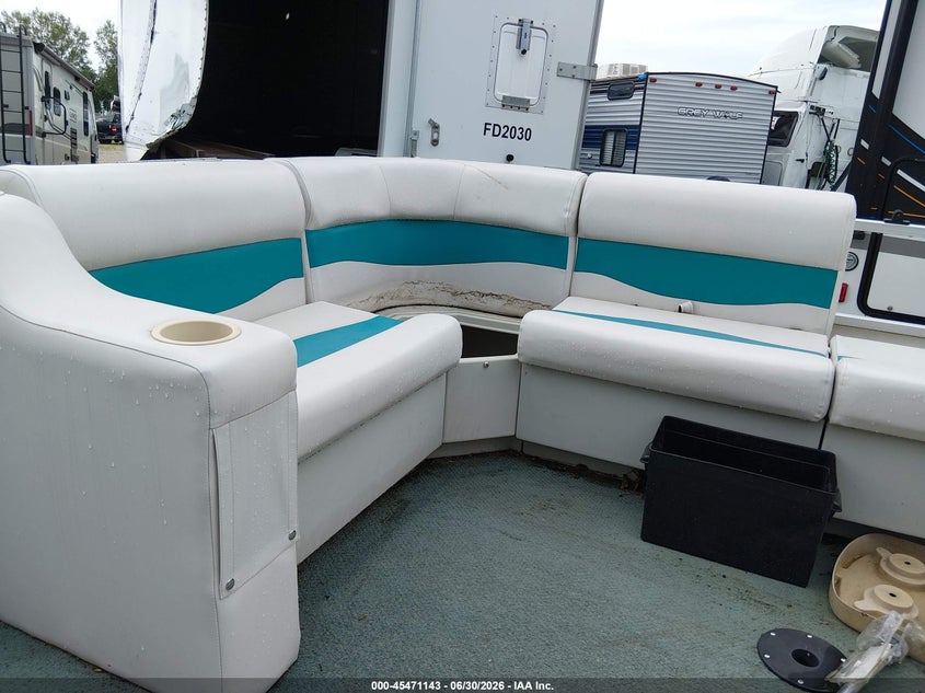 1999 FISHER PONTOON auction photo 8