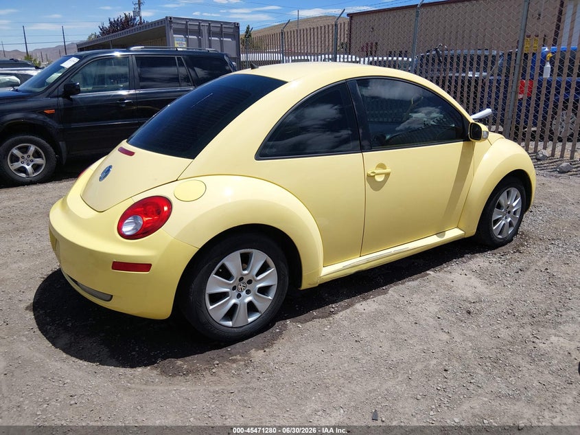 2008 VOLKSWAGEN NEW BEETLE auction photo 4