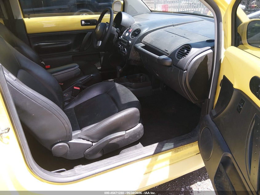 2008 VOLKSWAGEN NEW BEETLE auction photo 5