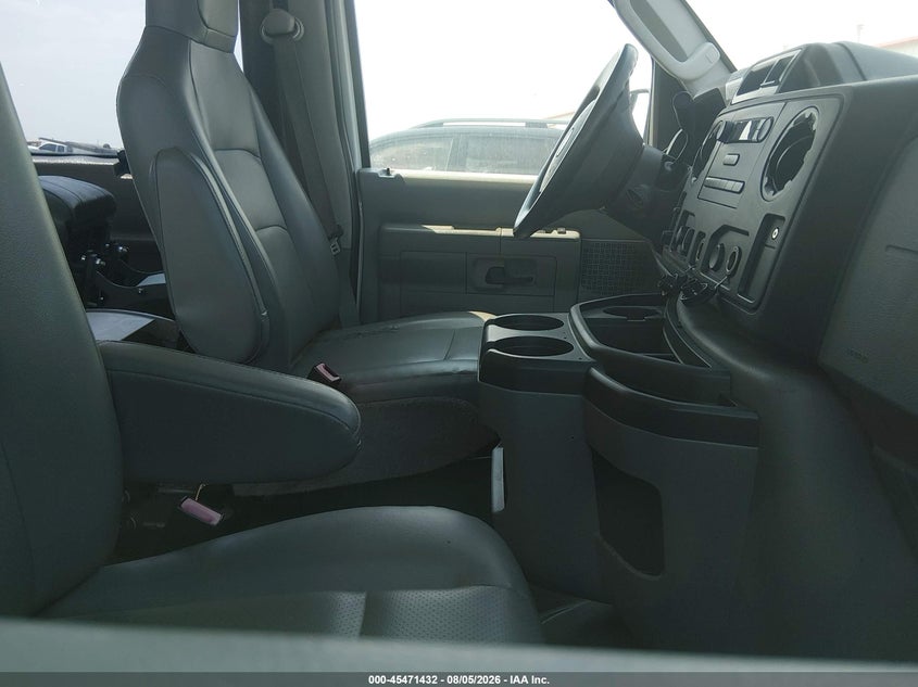 2014 FORD E-150 auction photo 5