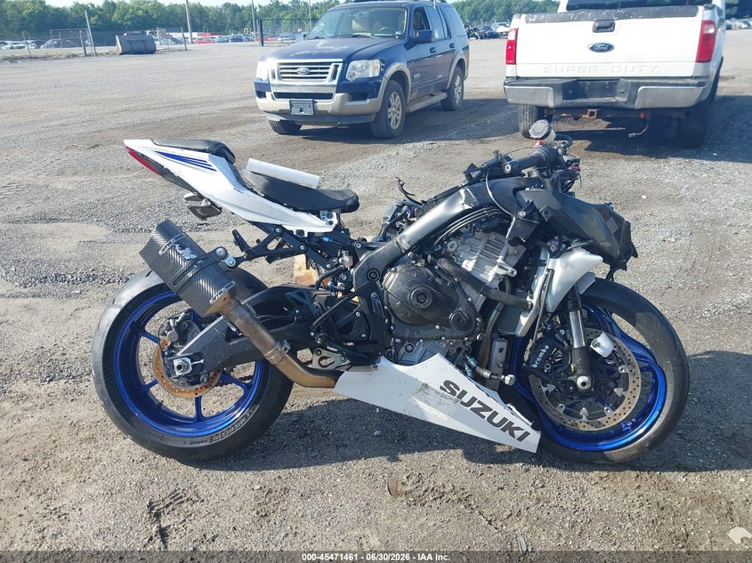 2018 Suzuki Gsx-R1000 VIN: JS1DM11B8J2100424 Lot: 45471461
