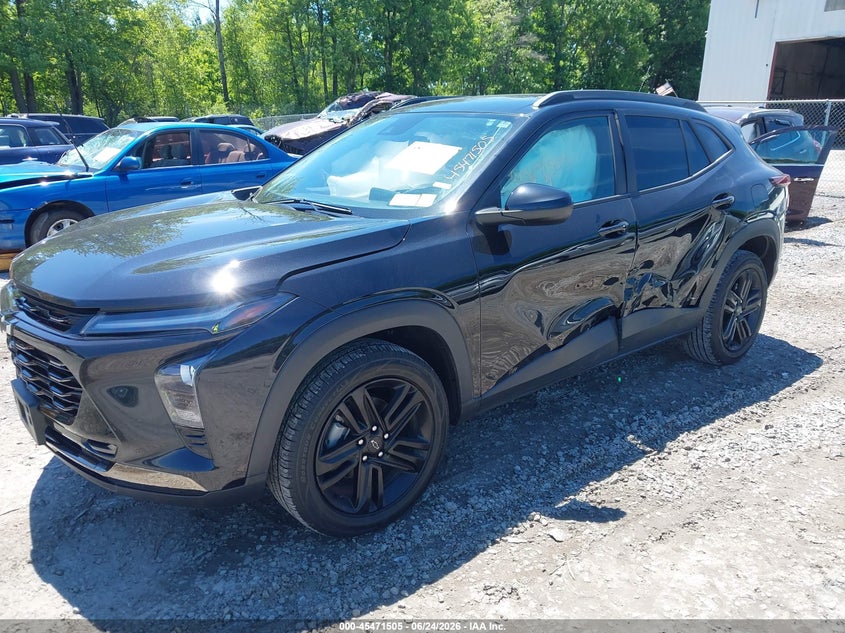 2024 Chevrolet Trax, Left Side, IAAI, VIN KL77LKE2XRC088494 — photo 2
