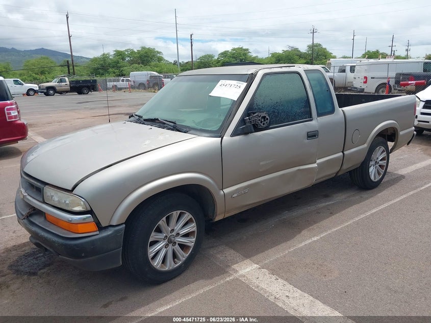 2002 CHEVROLET S-10 auction photo 2