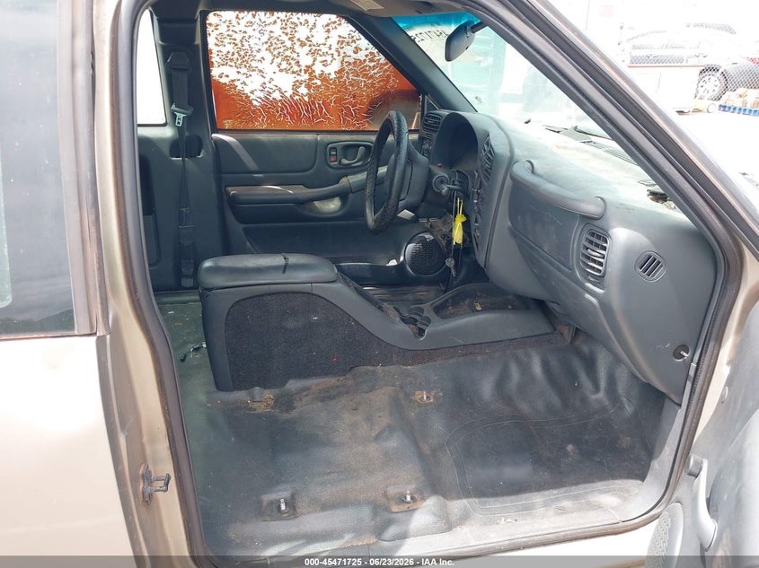 2002 CHEVROLET S-10 auction photo 5