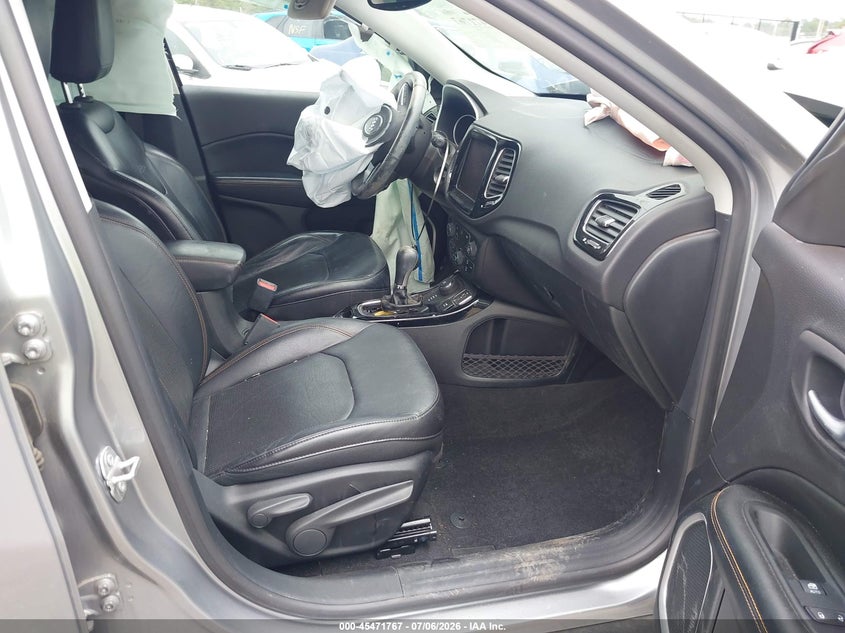 2017 JEEP COMPASS auction photo 5