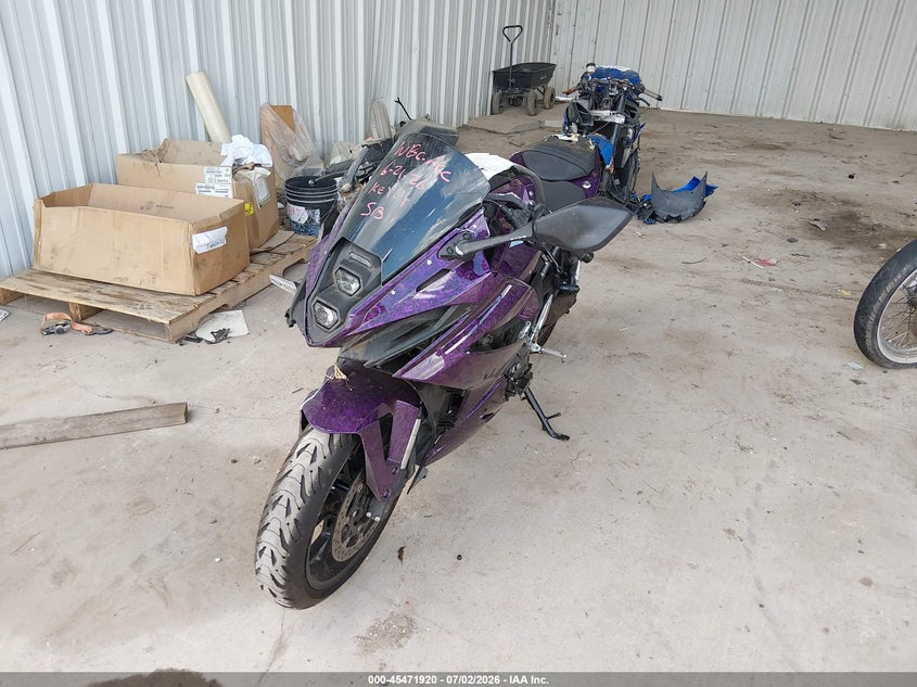SUZUKI GSX800 2024