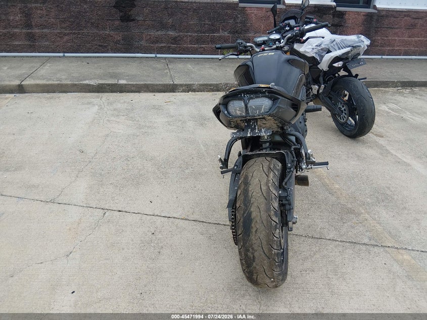 2011 YAMAHA FZ8 auction photo 6