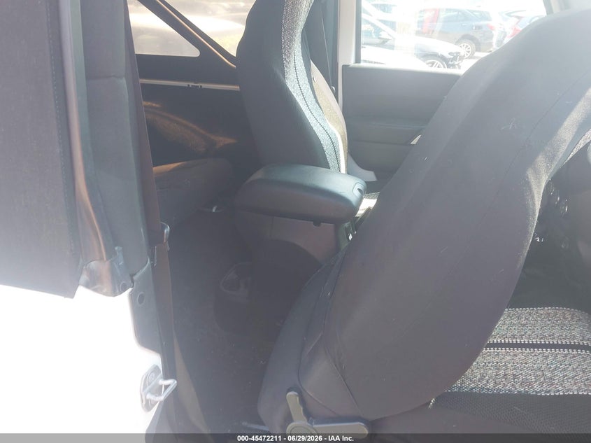 2014 JEEP WRANGLER auction photo 8