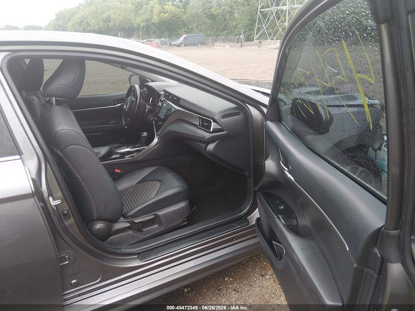 TOYOTA CAMRY - zdjęcie 5