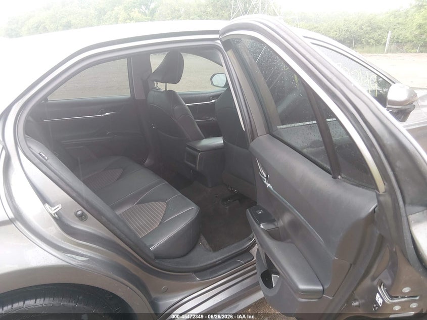 TOYOTA CAMRY - zdjęcie 8