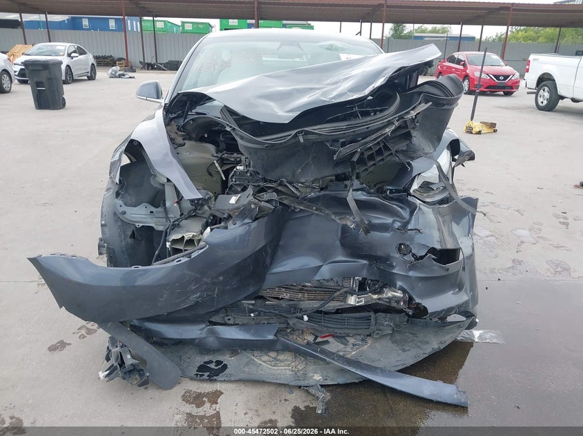 TESLA MODEL 3 - zdjęcie 12