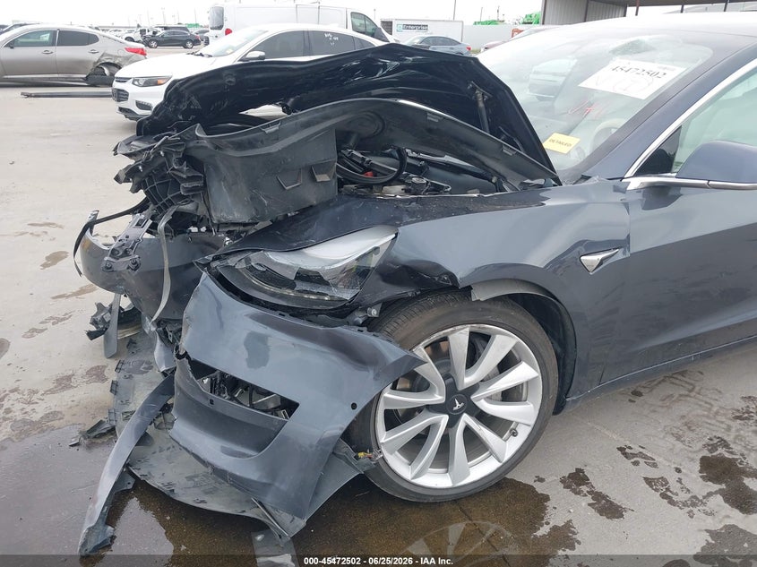 TESLA MODEL 3 - zdjęcie 21
