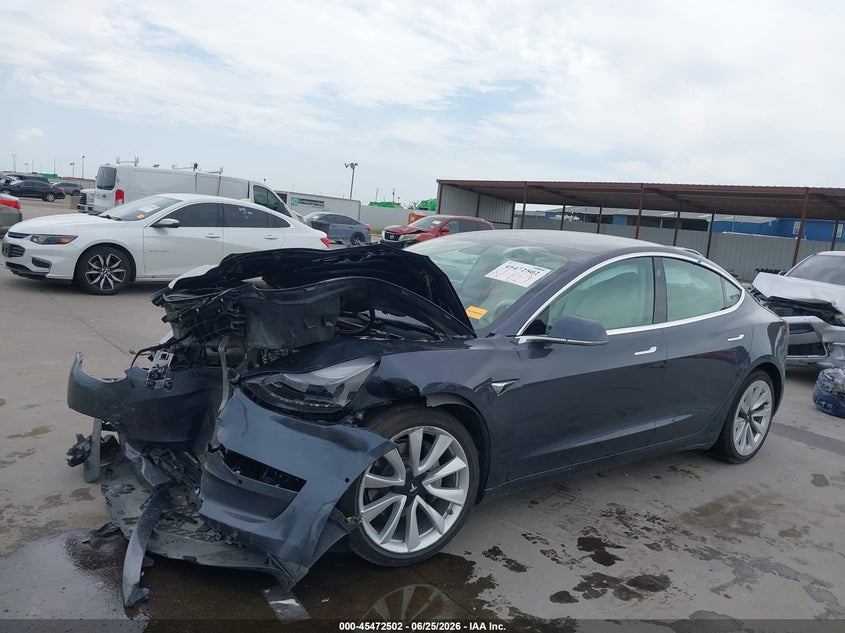 TESLA MODEL 3 - zdjęcie 2