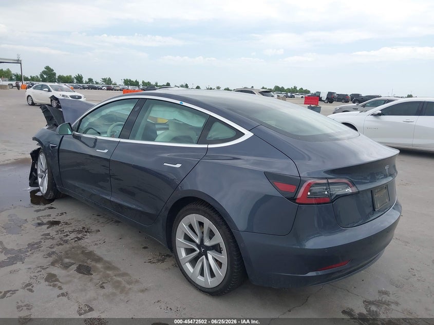 TESLA MODEL 3 - zdjęcie 3