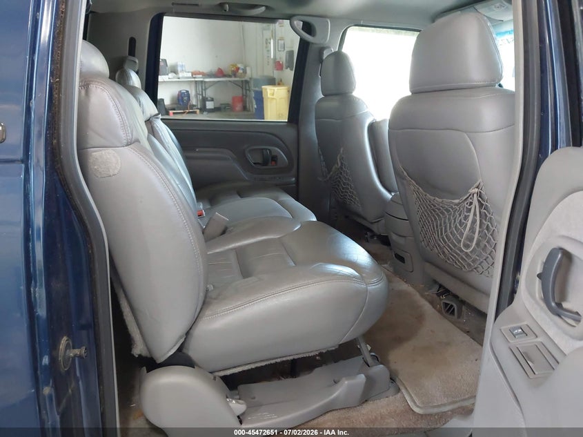 1999 GMC SUBURBAN auction photo 8