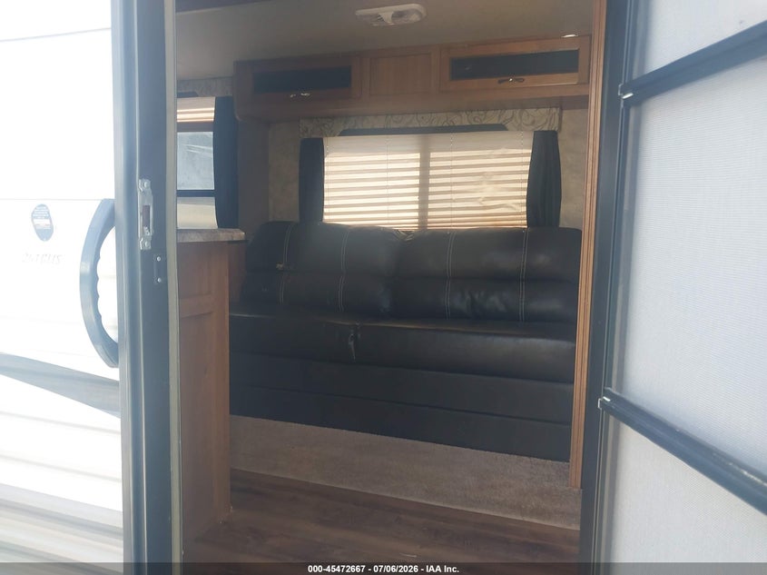 2016 COACHMEN CATALINA 261 BHS auction photo 5