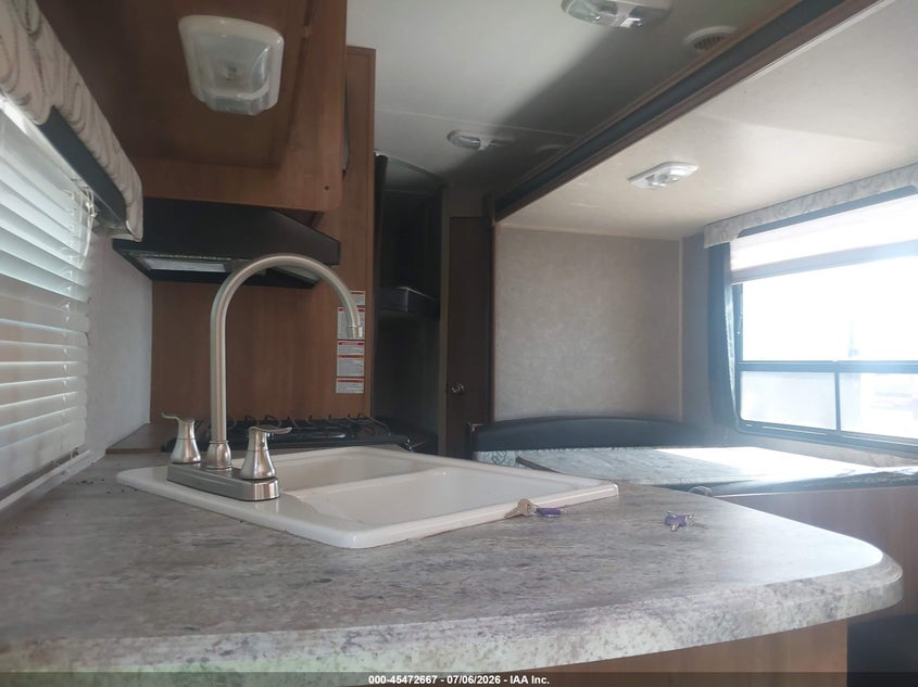 2016 COACHMEN CATALINA 261 BHS auction photo 8