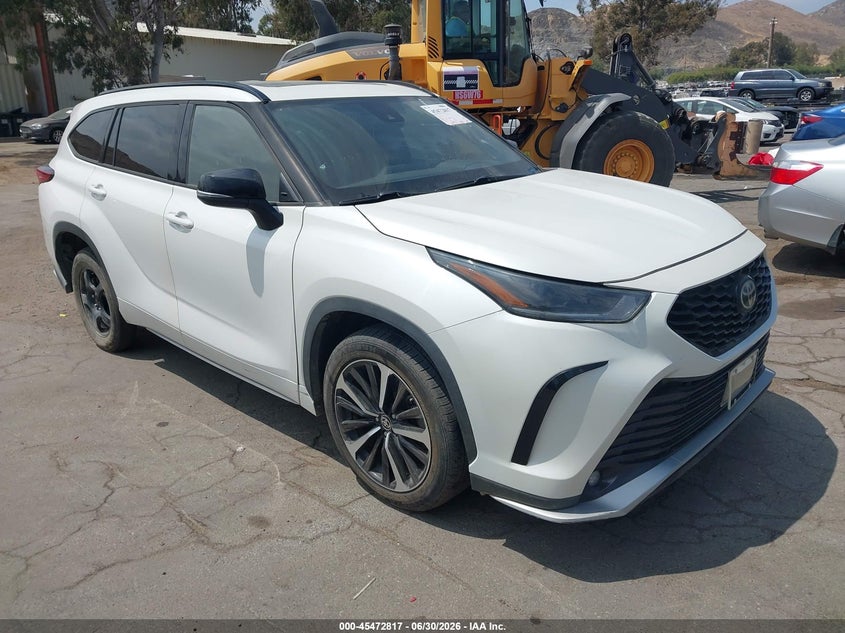 2021 TOYOTA HIGHLANDER XSE