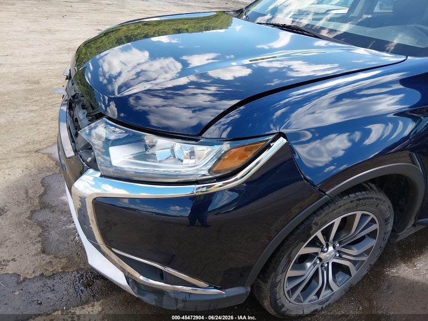 2018 MITSUBISHI OUTLANDER SE · Фото 17