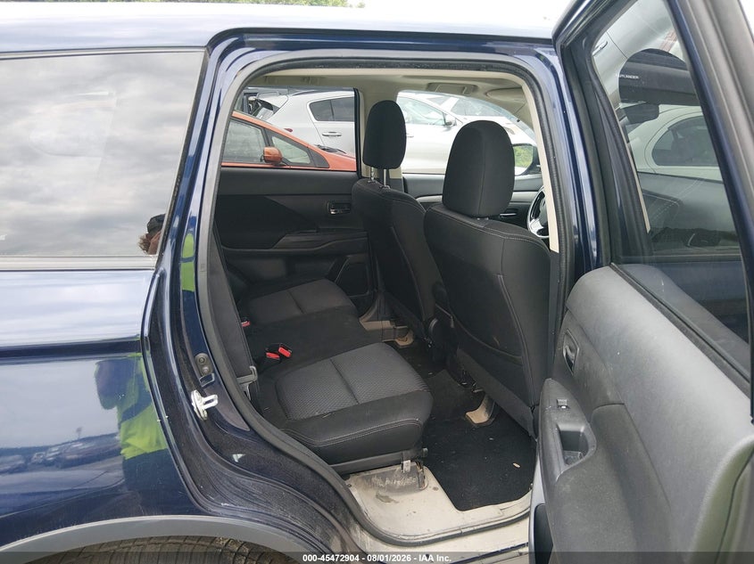 2018 MITSUBISHI OUTLANDER SE · Фото 8