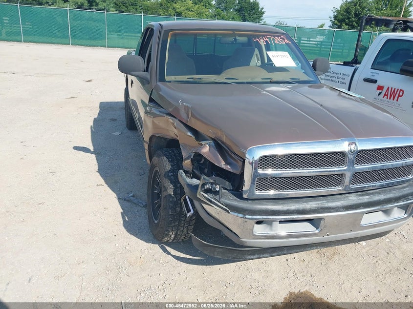 DODGE RAM 1500 2000 VIN 1B7HC13Z8YJ122296
