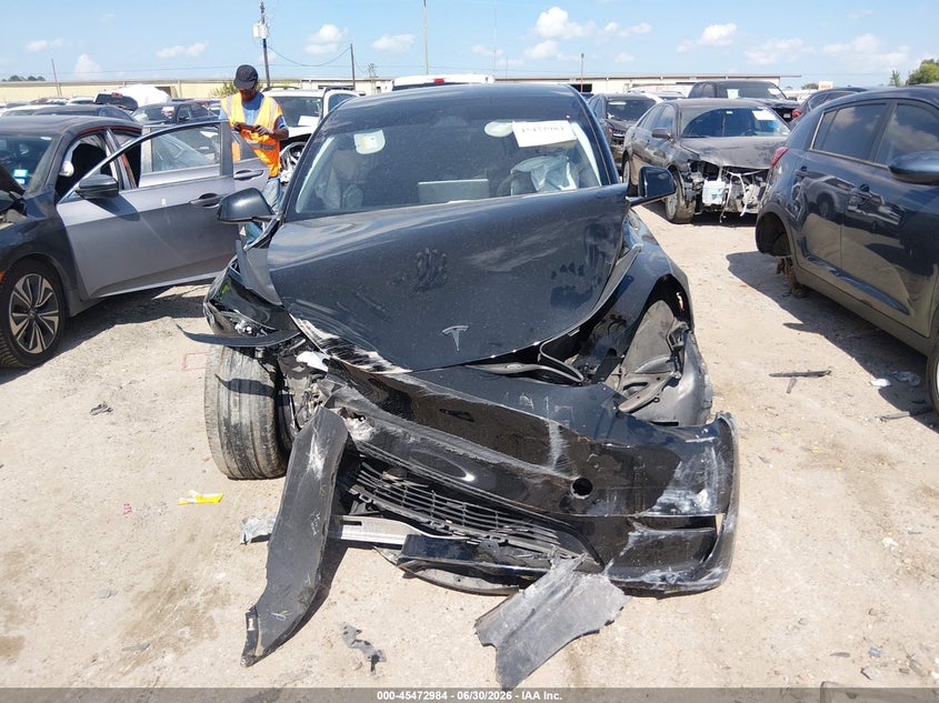 2024 Tesla Model Y Long Range Dual Motor All-Wheel Drive VIN: 7SAYGAEE7RF092041 Lot: 45472984