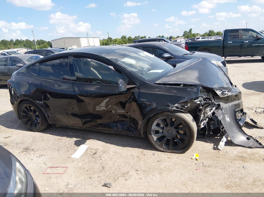 2024 Tesla Model Y Long Range Dual Motor All-Wheel Drive VIN: 7SAYGAEE7RF092041 Lot: 45472984