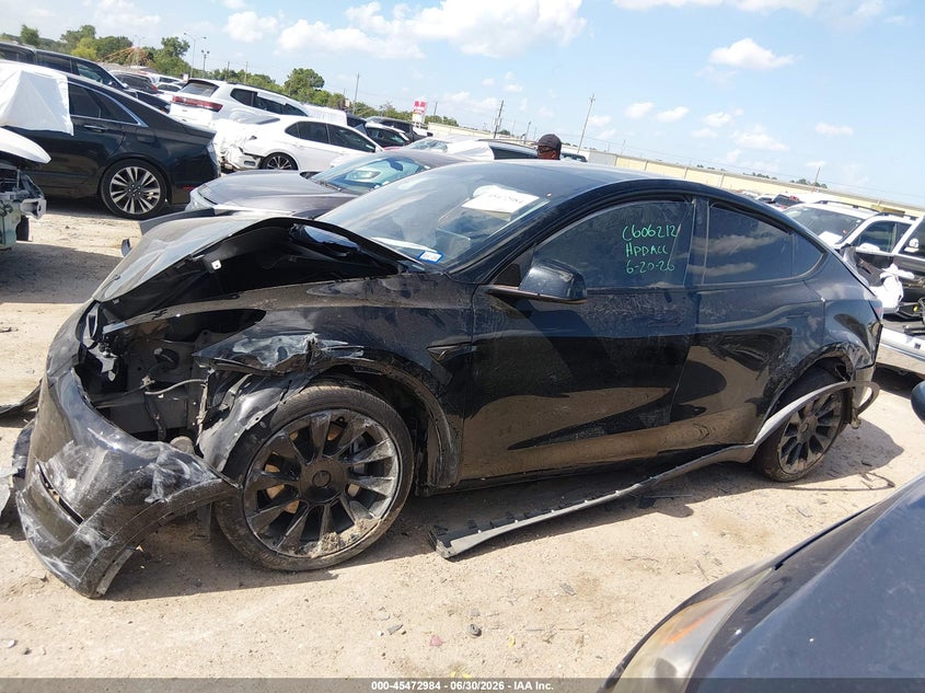 2024 Tesla Model Y Long Range Dual Motor All-Wheel Drive VIN: 7SAYGAEE7RF092041 Lot: 45472984