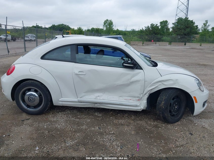 2012 Volkswagen Beetle 2.5L VIN: 3VWJP7AT6CM645767 Lot: 45473146