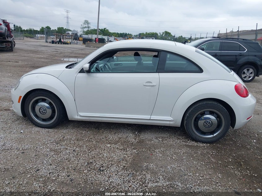 2012 Volkswagen Beetle 2.5L VIN: 3VWJP7AT6CM645767 Lot: 45473146