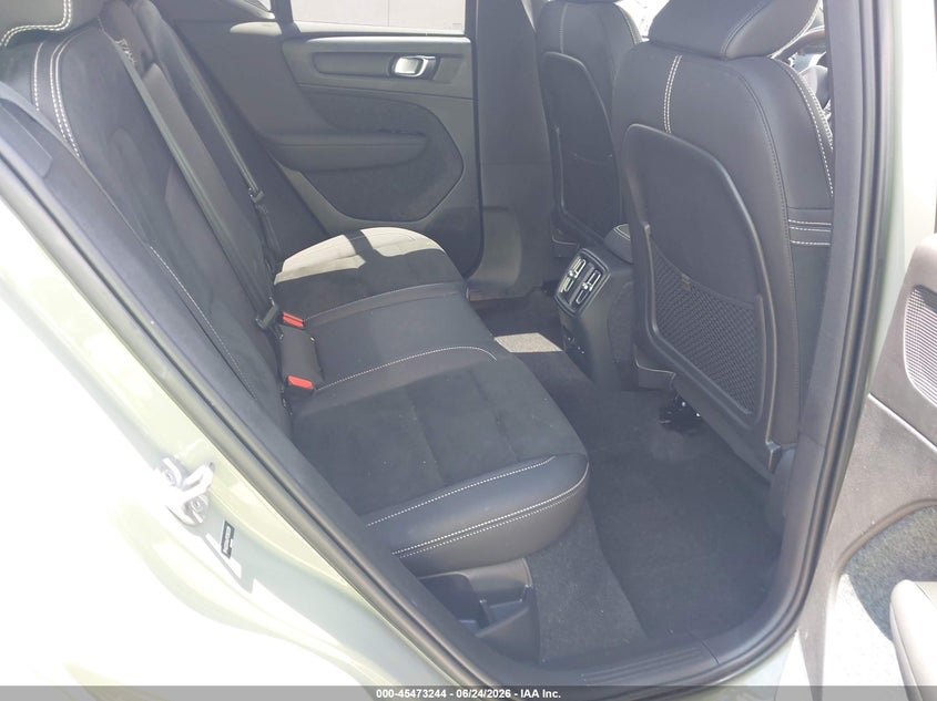 2023 VOLVO XC40 RECHARGE PURE ELECTRIC auction photo 8