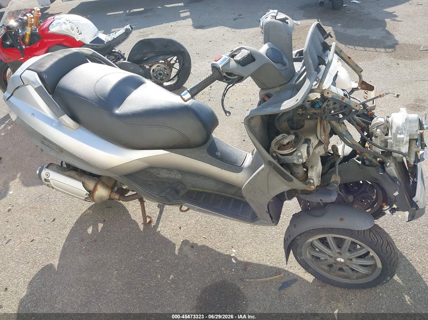 2007 PIAGGIO MP3 BIKE 1