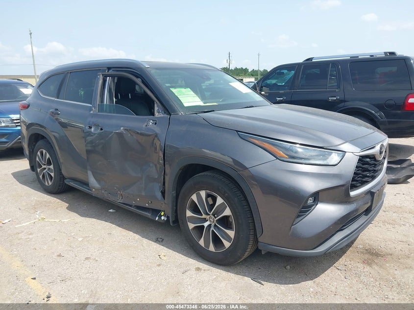 2021 TOYOTA HIGHLANDER auction photo 1