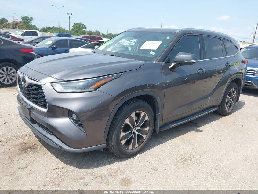 2021 TOYOTA HIGHLANDER auction photo 2