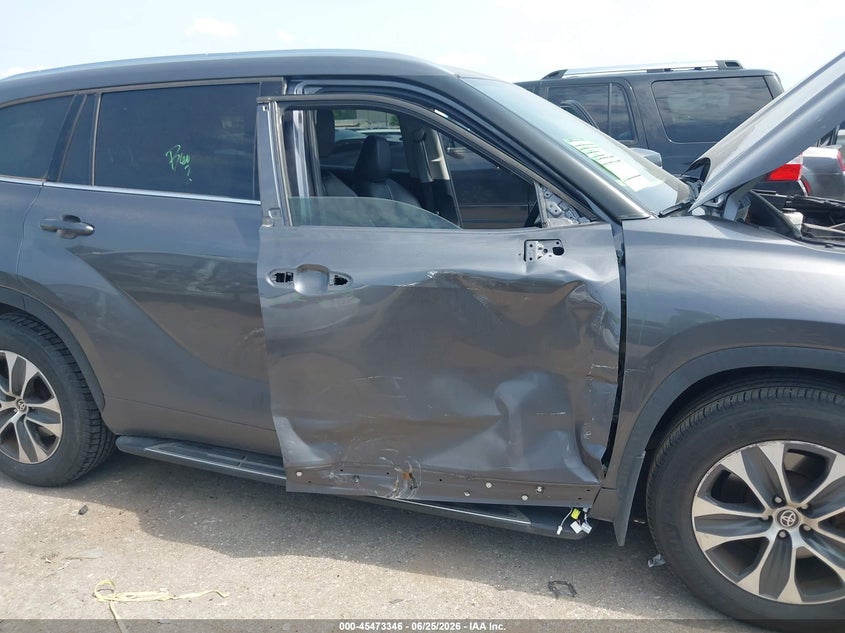 2021 TOYOTA HIGHLANDER auction photo 6
