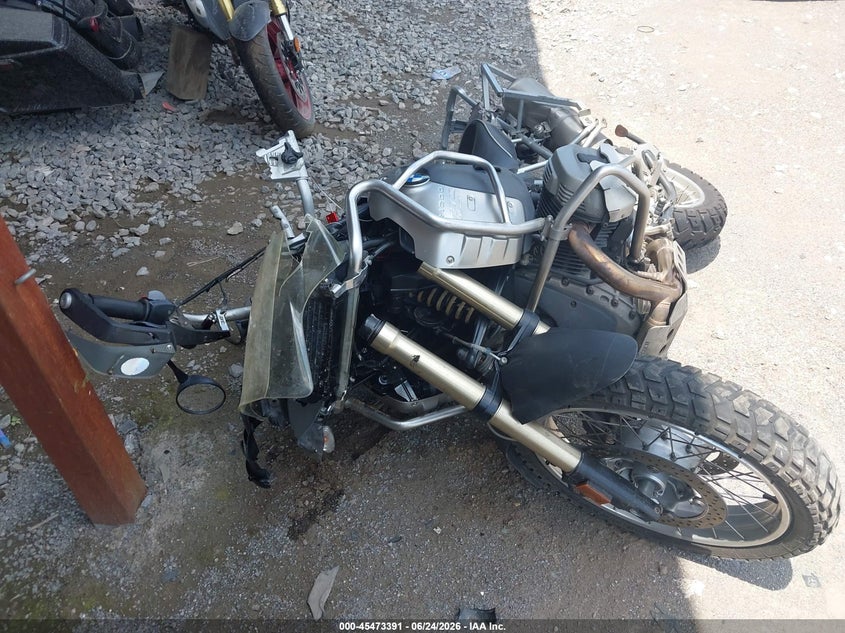 2011 BMW R1200 auction photo 2