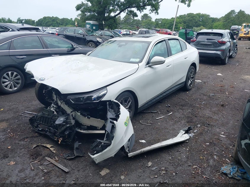 2025 BMW I5 auction photo 2