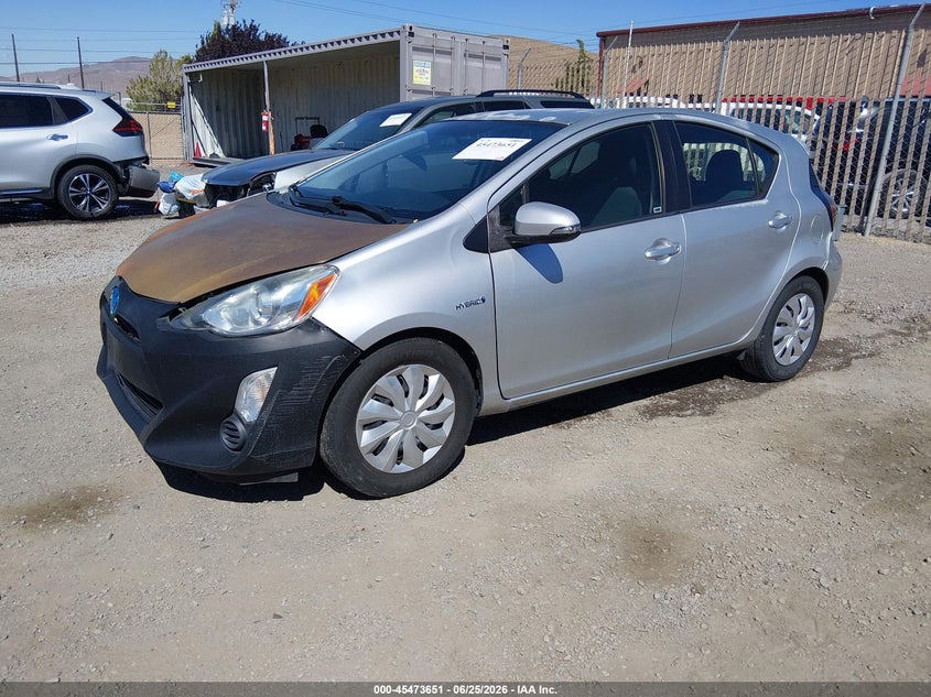2015 TOYOTA PRIUS C auction photo 2