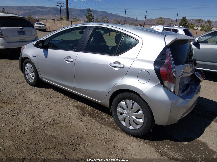 2015 TOYOTA PRIUS C auction photo 3