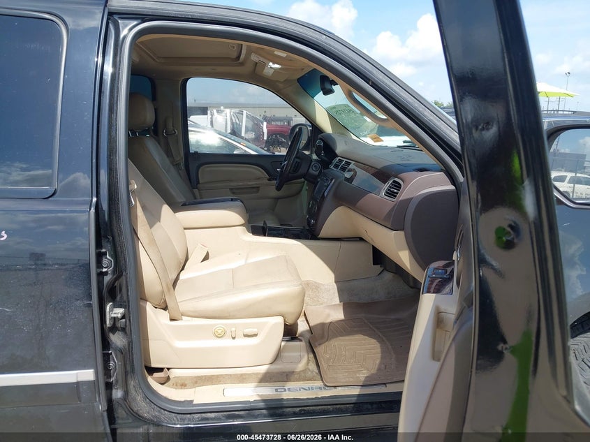 2012 GMC YUKON XL 1500 auction photo 5