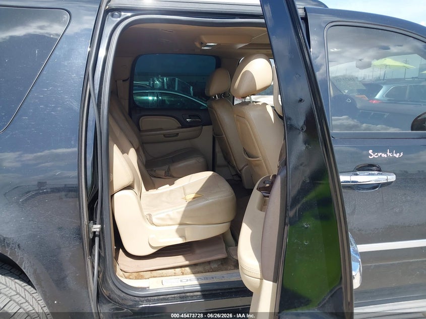 2012 GMC YUKON XL 1500 auction photo 8