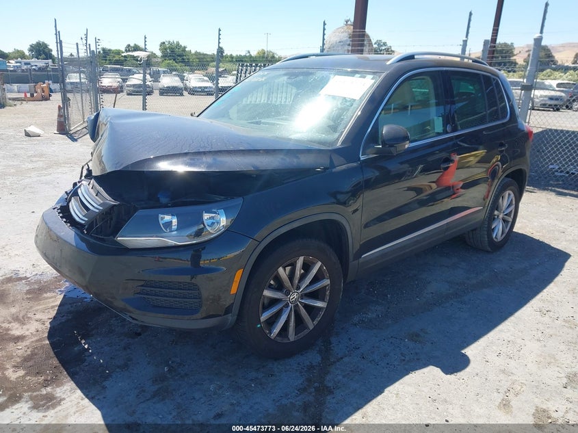 2017 VOLKSWAGEN TIGUAN auction photo 2