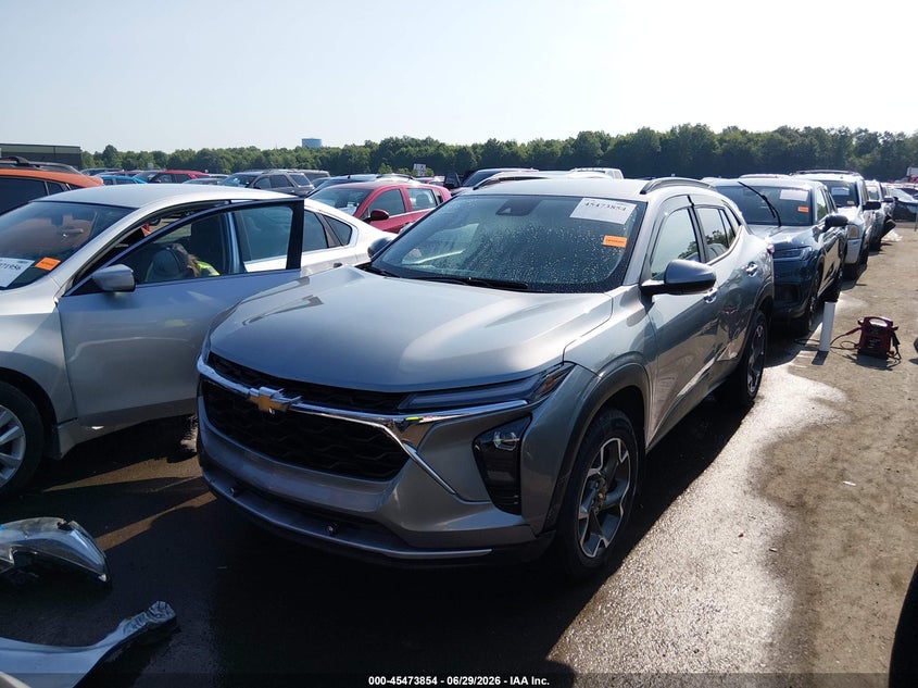 2025 CHEVROLET TRAX auction photo 2