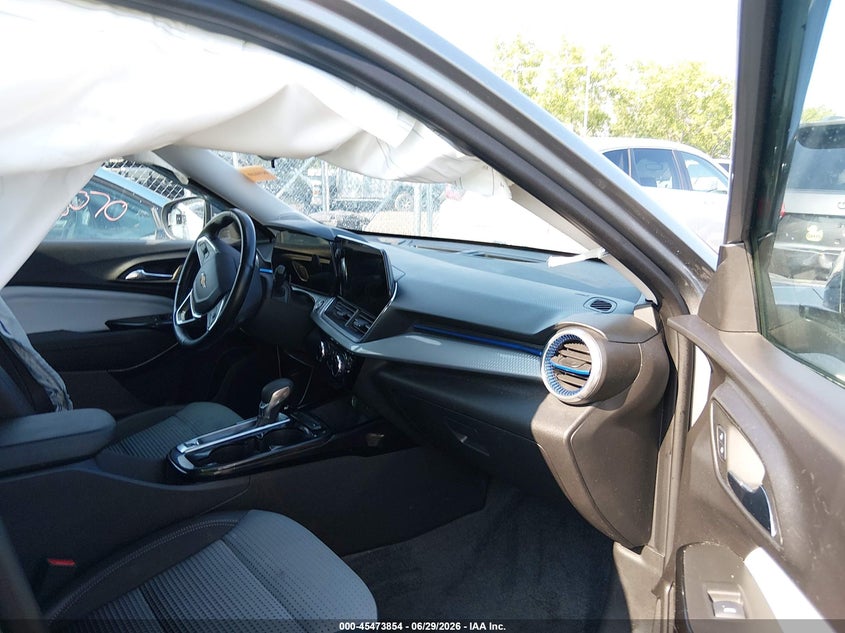 2025 CHEVROLET TRAX auction photo 5