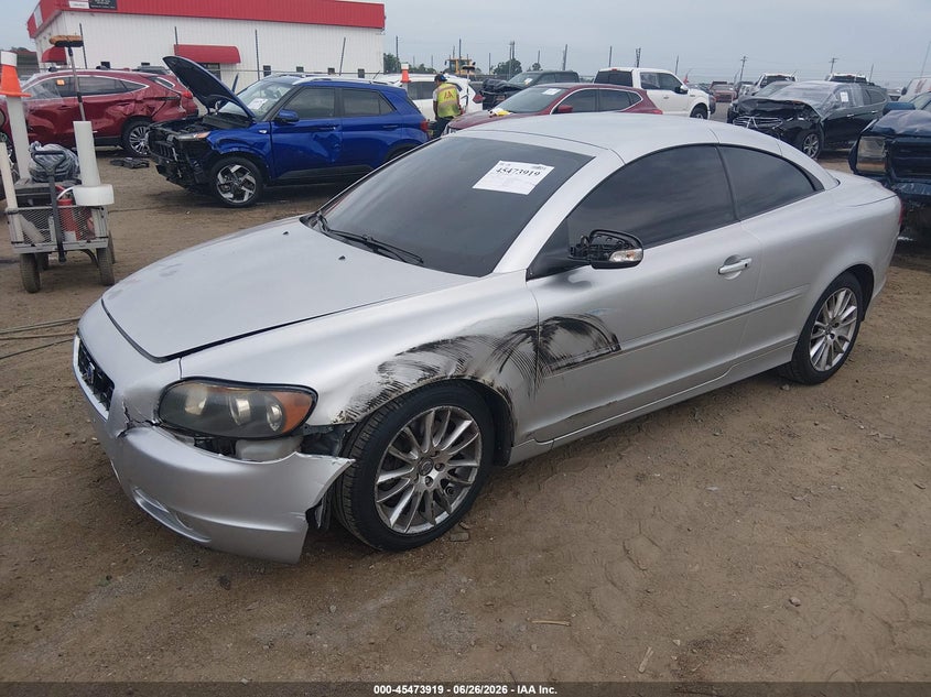 2008 Volvo C70, Front End, IAAI, VIN YV1MC67238J052791 — photo 2