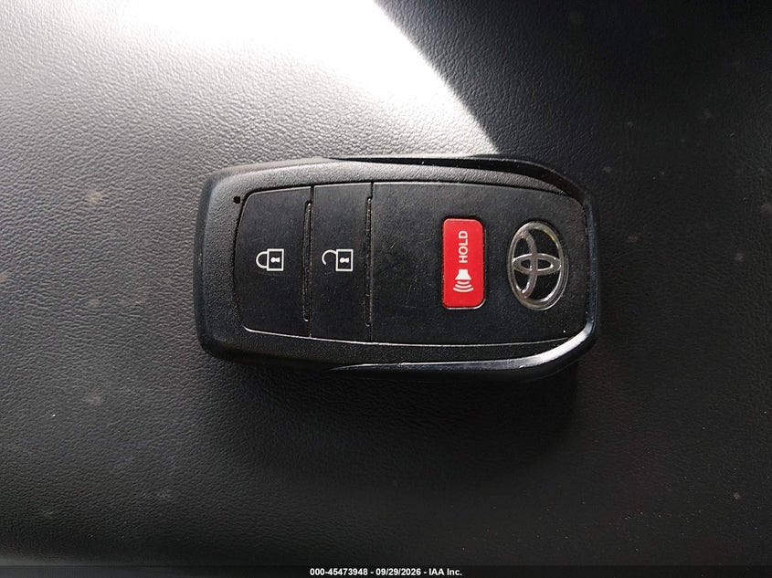 TOYOTA PRIUS - zdjęcie 11
