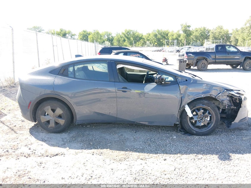 TOYOTA PRIUS - zdjęcie 13