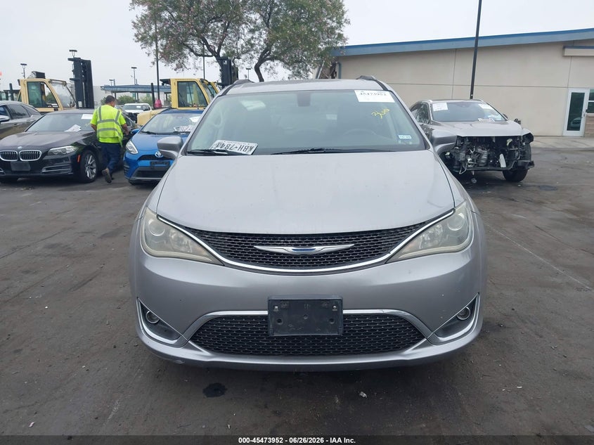 CHRYSLER PACIFICA 2017 VIN 2C4RC1BG4HR569868