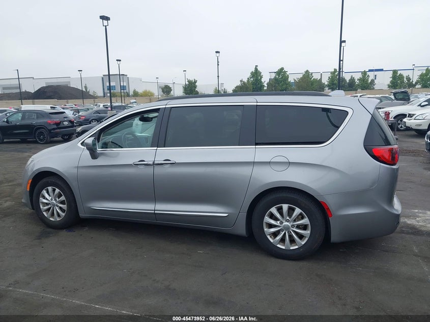 CHRYSLER PACIFICA 2017 VIN 2C4RC1BG4HR569868